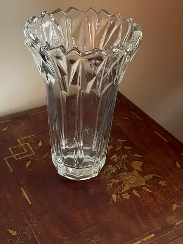 Clear tall crystal-style glass vase, decorative size:27/17cm