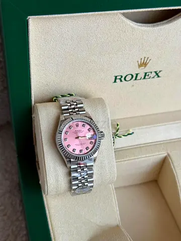 Rolex Lady-Datejust with a pink