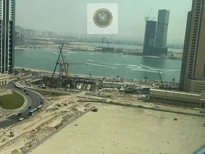 غرفتان وصالة بالممزر على الكورنيش مع إطلالة بحرية وغرفة تخزين و3 حمامات وباركينغ مجاني