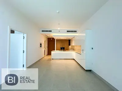 Premium 1 Bedroom Apartment | Brand New | Green View