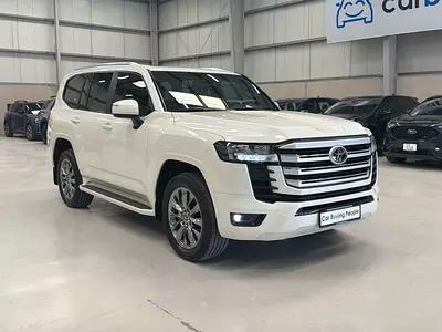 3,621pm Zero Down Available Toyota Land Cruiser GXR 2022 | GCC Specs | Pristine Condition