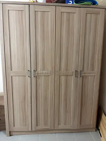 4-door wardrobe / cupboard - good condition