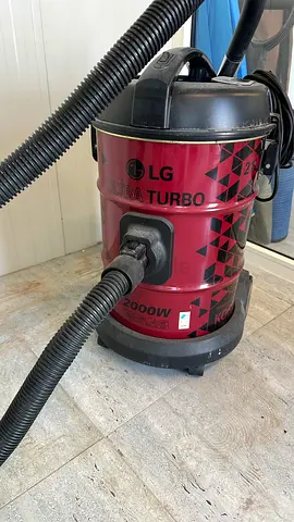 LG Wet  Dry Vacuum Cleaner 2000W - Good Working Condition