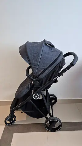 Lightweight single baby stroller with canopy and car seat — good condition