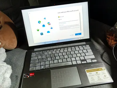Vivobook Go 14 Laptop With 14-Inch Display, AMD Ryzen 3 7320U Processor/8GB RAM/512GB SSD/AMD Radeon