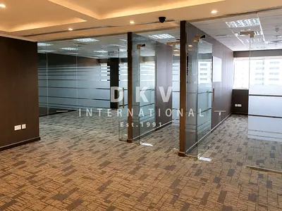 PRIME OFFICE| NEXT TO METRO | GLASS PARTITIONS