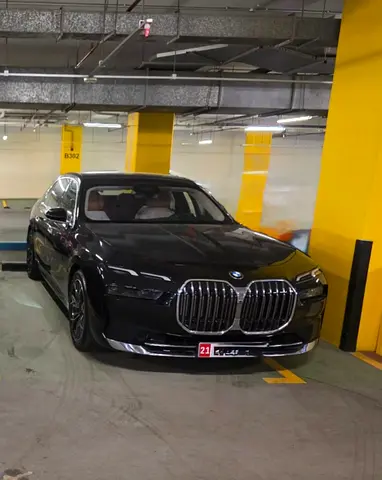BMW 7-Series 735i 2025 GCC Specs - Brand New Luxury