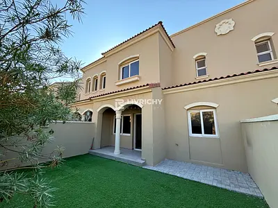 BRIGHT | SPACIOUS | LANDSCAPED | VACANT SOON