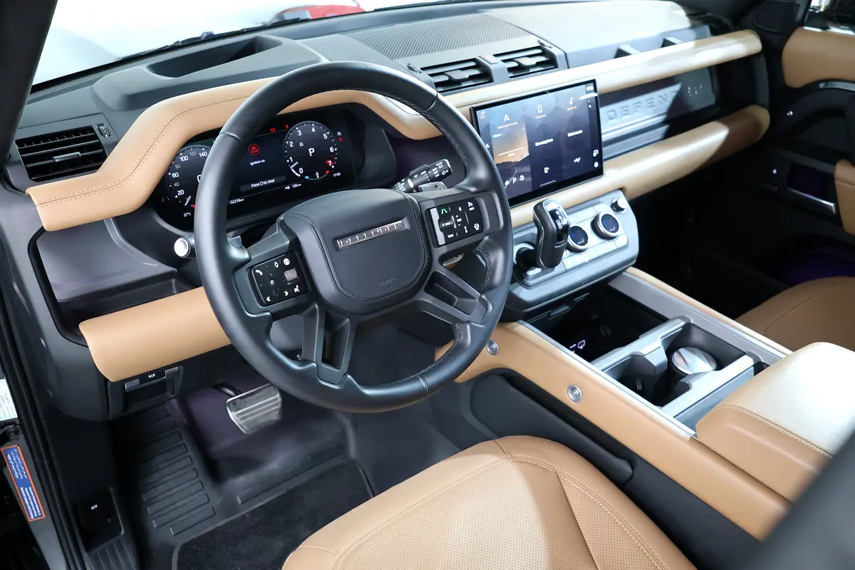Land Rover Defender 2025