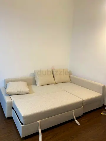 Ikea sofa cumbed brand new never used Size 230/150cm convirtible into queen size bed and have big s