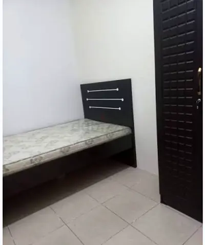 Solo partition room