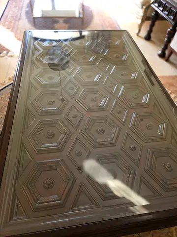 152*98 cm Glass-top wooden coffee table with patterned inset