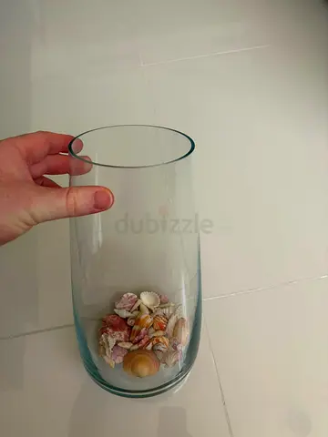 Large Clear Glass Decorative Vase – Excellent Condition