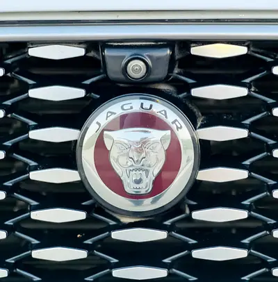 2021 Jaguar F-TYPE thumbnail 18