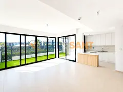 Large Corner Layout | Pool View | Vacant 31st AUG