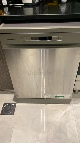 Hisense stainless steel dishwasher - good condition