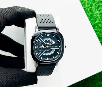 Analog Men’s Wrist Watch