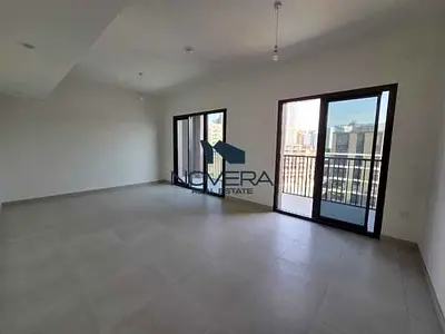 READY TO MOVE - DISTRESS DEAL - POOL VIEW