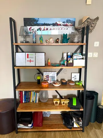 Woden shelf