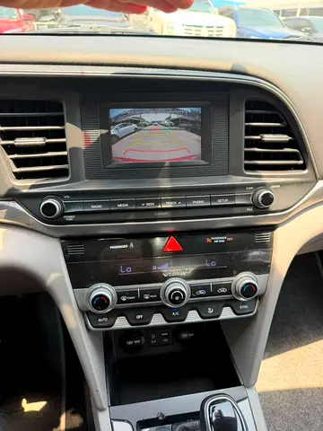 2020 Hyundai ELANTRA 照片 9