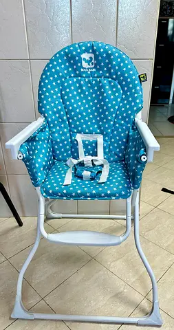 Foldable feeding chair