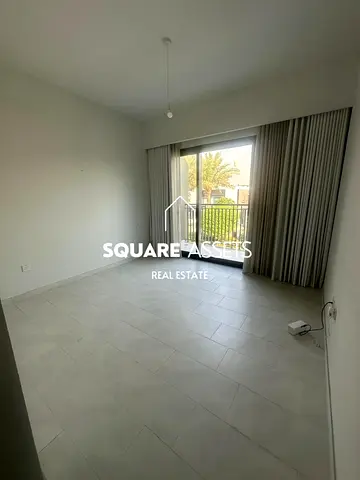 Single Row 3BR Townhouse | Park Facing | Near Pool