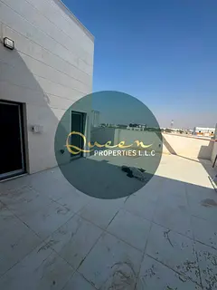 Townhouse for sale consisting of a ground floor and a first floor, and includes 5 master bedrooms