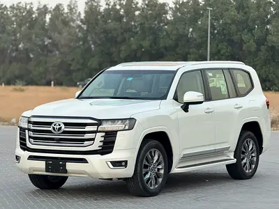 Toyota Land Cruiser GXR twin-turbo 2023 | GCC Specs | Low Mileage