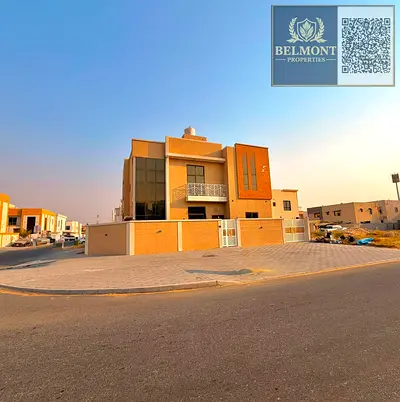 **Villa with Two streets Big Corner & 3 Gates on Main Double Road>>Stand Alone>> Independent>>5 Master Rooms>>Ready to Move>>Big Parking>>