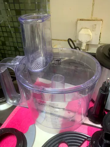Food processor bowl and attachments (clear) - good condition