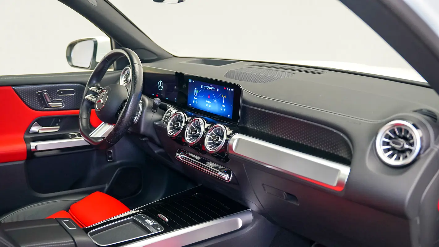 Mercedes-Benz GLB-Class 2025