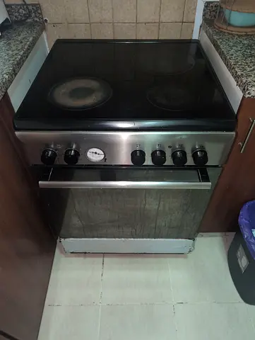 Used freestanding electric cooker with ceramic hob and oven