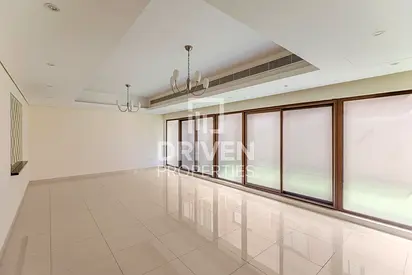 Available Now | Prime Unit | Vastu | Great Deal