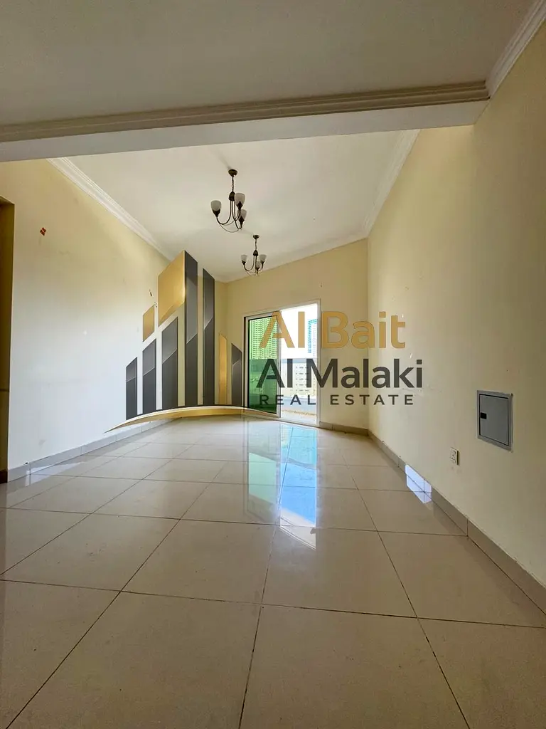 Luxury 2 Master Bedrooms Apartment + Free Parking in Al Taawun