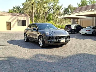 AED 3769/month | 2015 Porsche Macan  | GCC Specs | Ref#492768