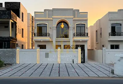 Classic villa with excellent design, including registration and ownership fees. Large setback in fr