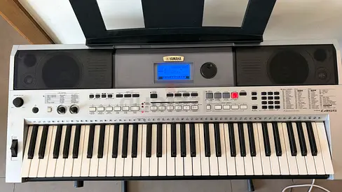 Yamaha PSR i455