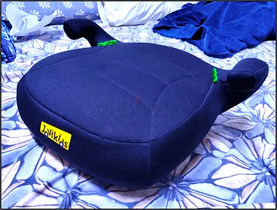 JoviKids Black Booster Car Seat - Comfortable Backless Booster