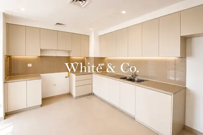 TOWNHOUSE VIEW | GOOD LOCATION | VACANT