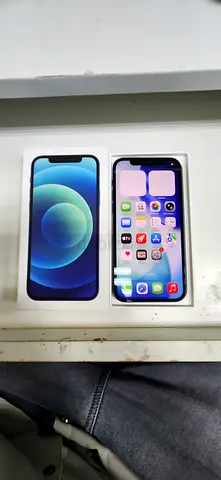 iPhone 12 in box - New/Good condition