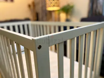 White Wooden Baby Crib / Cot in Excellent Condition (AED 149)