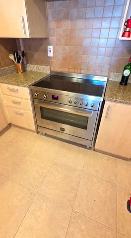 Bertazzoni 90 cm ceramic cooking range 5 hubs electric ceramic stove slightly used