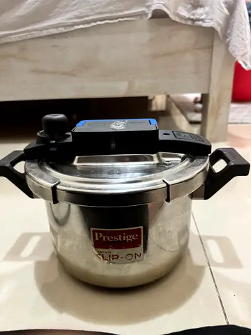 Prestige Stovetop Pressure Cooker - 5L, Good Condition