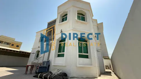 فرصة استثمارية وسكنية ممتازة في عجمان – فيلا بتصريح (تجاري سكني) وإمكانية الفصل لطابقين!
