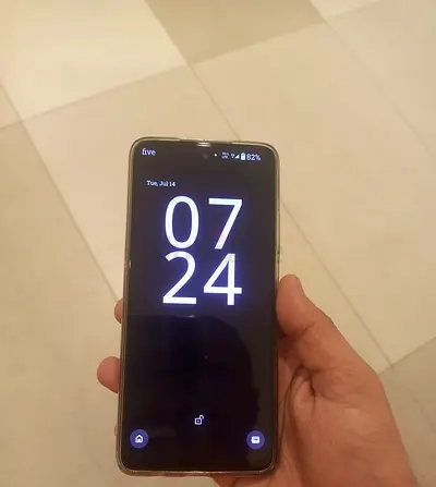 MOTO G35 5G LIKE NEW PHONE WITH BOX AND MOBILE NO ANY CHARGER/CABLE INCLUDE