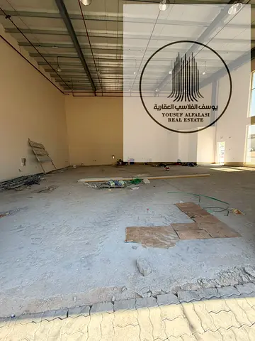 مستودع 2800 قدم كهرباء 25 كيلو بسعر 37 درهم أم القيوين