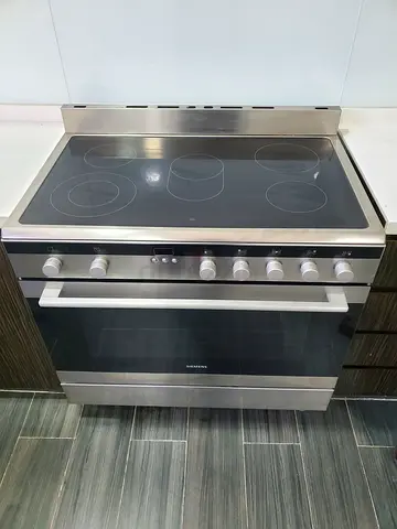 Siemens stainless steel electric range with ceramic hob - good condition