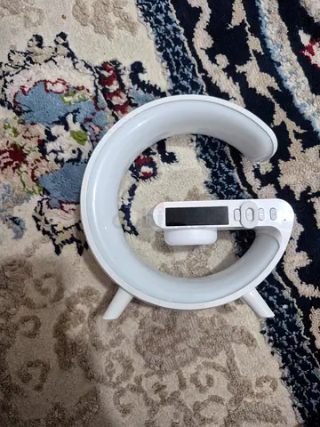 Alarm clock with blutooth and wirles charging