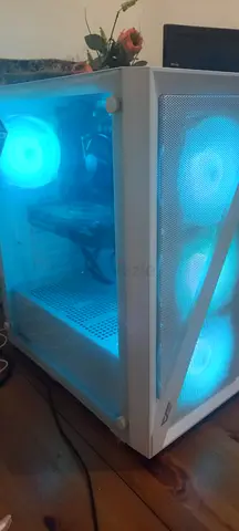 PC gaming white color