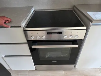 Siemens New Model Electric Cooker Stove 60x60cm Under Warranty